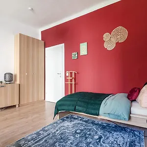 Appartement Colorful Facing Courtyard, Wenen