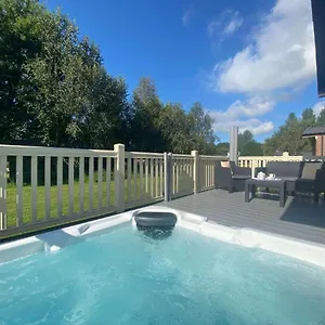the-yorkshire-burrow-lodge-with-hot-tub.yorkshirehotels.net/