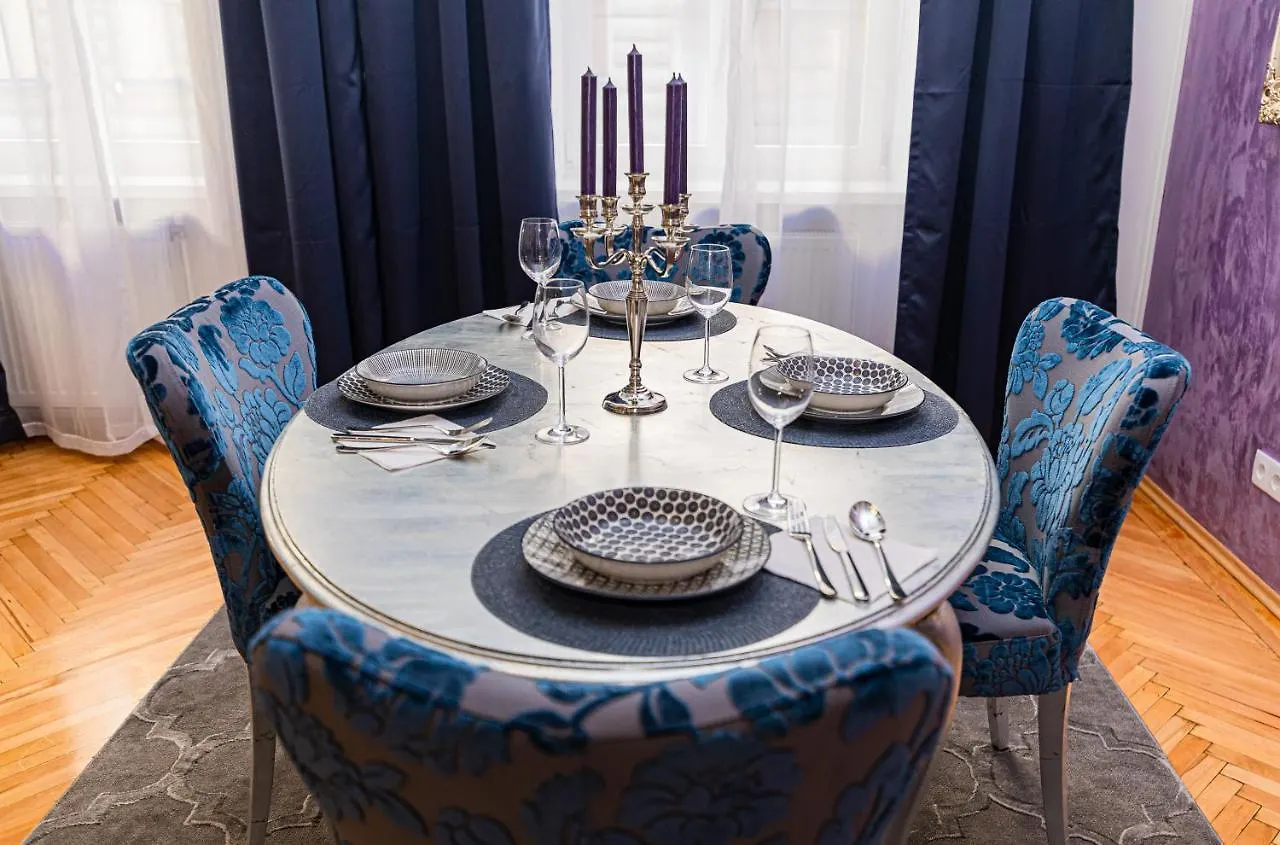 Sophies Place Augarten - Imperial Lifestyle City Apartments Vienna Parking
