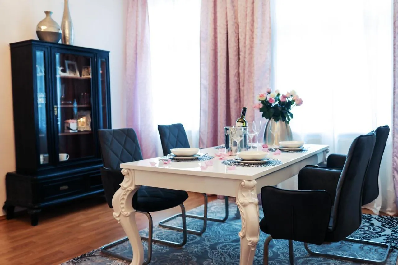 Sophies Place Augarten - Imperial Lifestyle City Apartments Vienna Parking