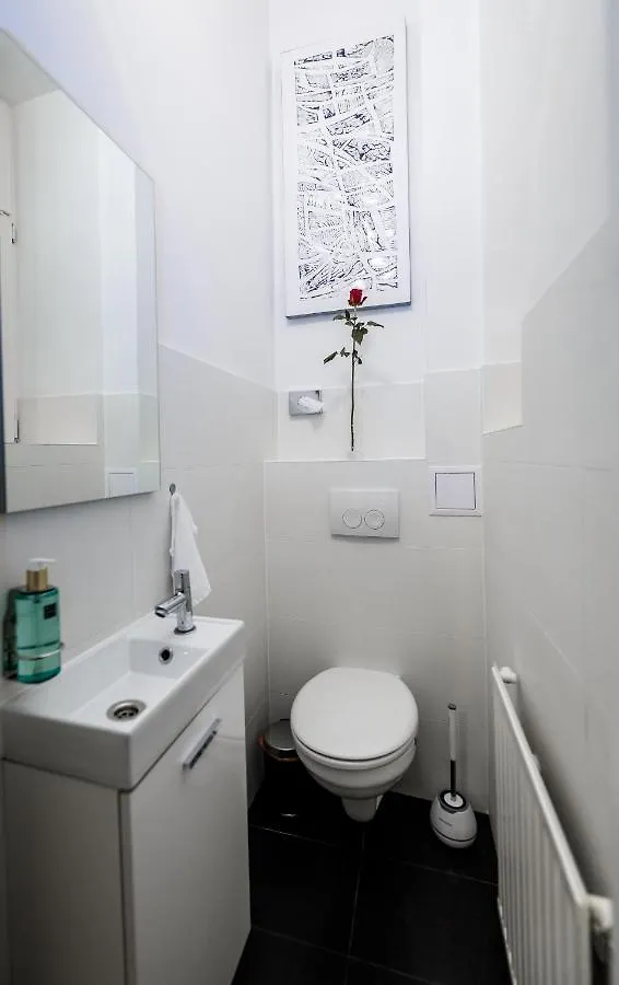 Sophies Place Augarten - Imperial Lifestyle City Apartments Vienna Parking