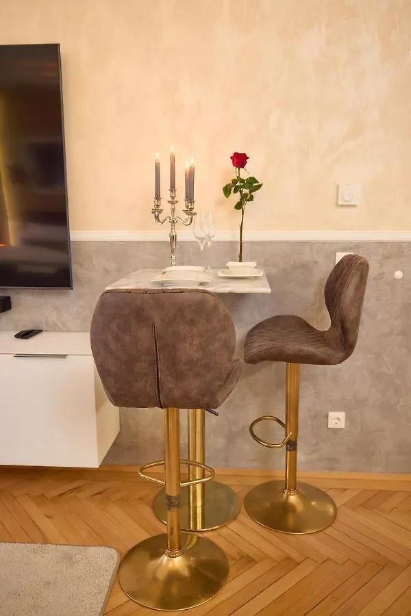Sophies Place Augarten - Imperial Lifestyle City Apartments Vienna Parking