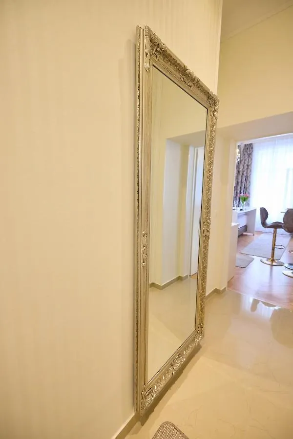 Sophies Place Augarten - Imperial Lifestyle City Apartments Vienna Parking