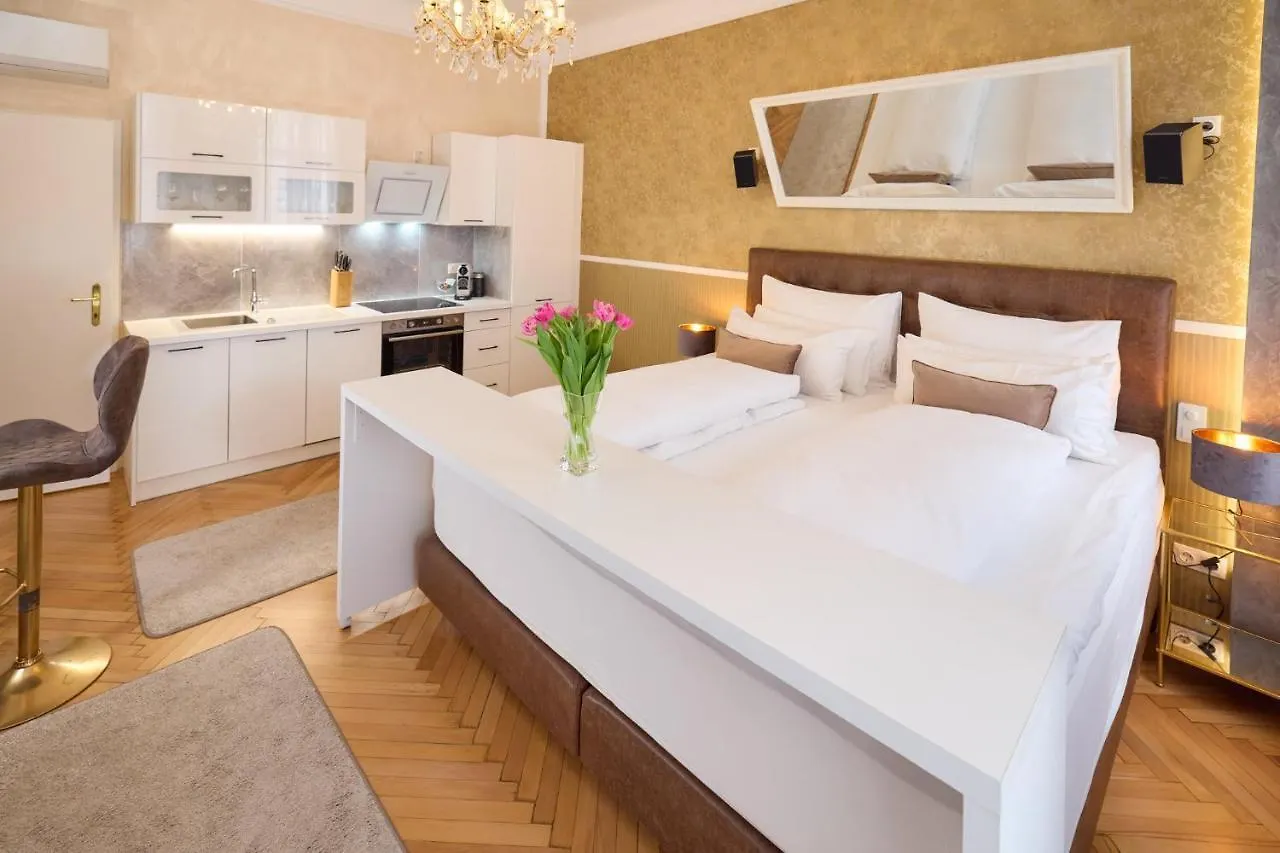 Sophies Place Augarten - Imperial Lifestyle City Apartments Vienna Parking