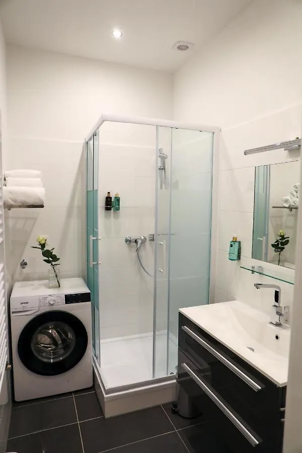 Sophies Place Augarten - Imperial Lifestyle City Apartments Vienna Parking