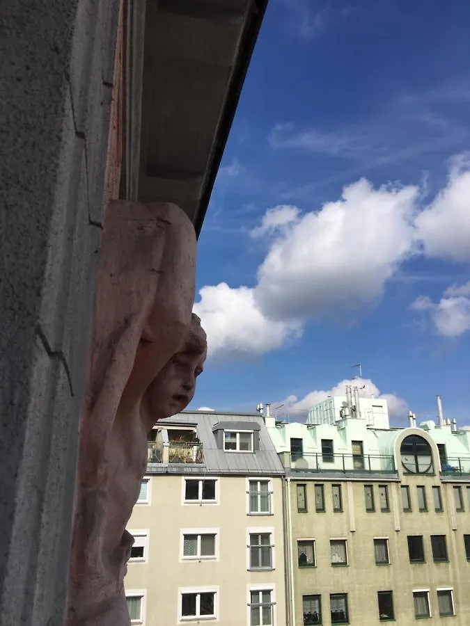 Sophies Place Augarten - Imperial Lifestyle City Apartments Vienna Parking