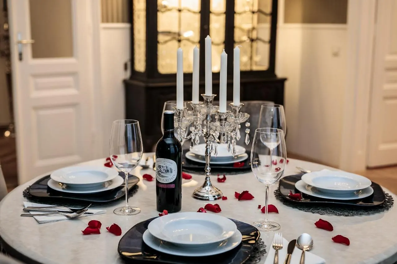 Sophies Place Augarten - Imperial Lifestyle City Apartments Vienna Parking