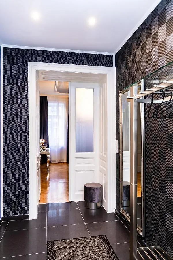 Sophies Place Augarten - Imperial Lifestyle City Apartments Vienna Parking