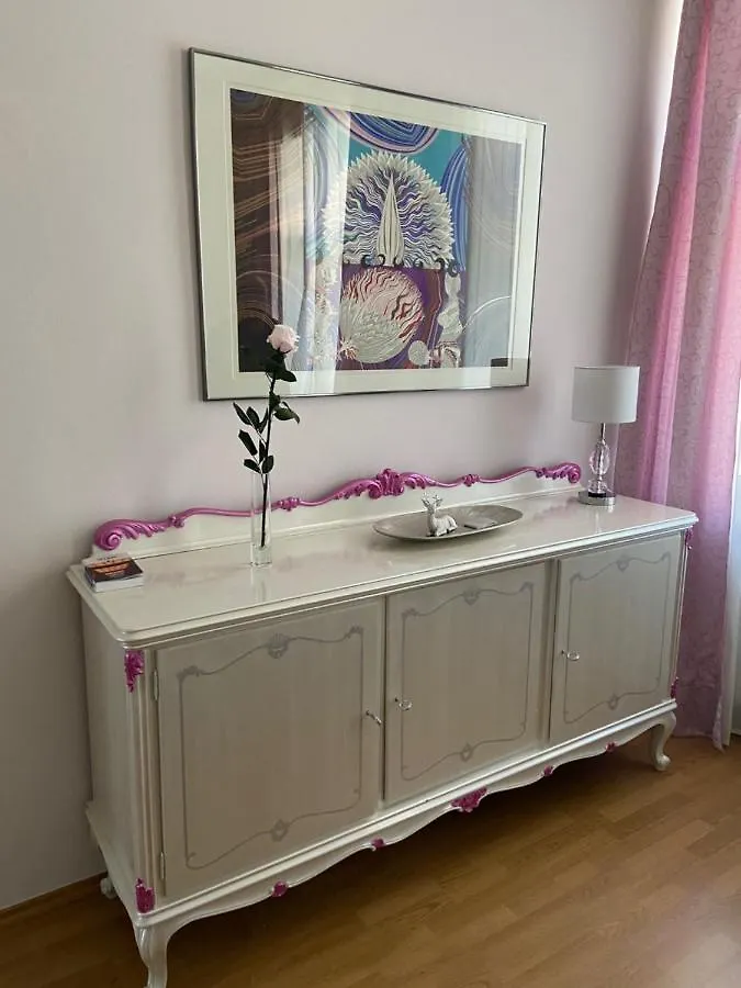 Sophies Place Augarten - Imperial Lifestyle City Apartments Vienna Parking